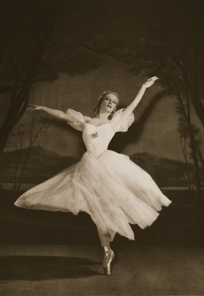 Tatiana Riabouchinska in Les Sylphides, uit Grand Ballet de Monte-Carlo, 1949 door French Photographer